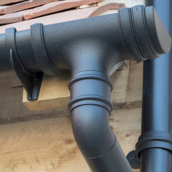 FloPlast Ogee Gutter External Angle - 90 Degree x 110mm x 80mm Cast Iron Effect
