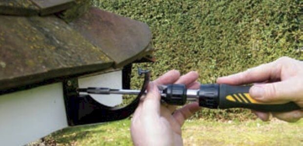 How Far Apart Should Ogee Brackets Be Fixed?